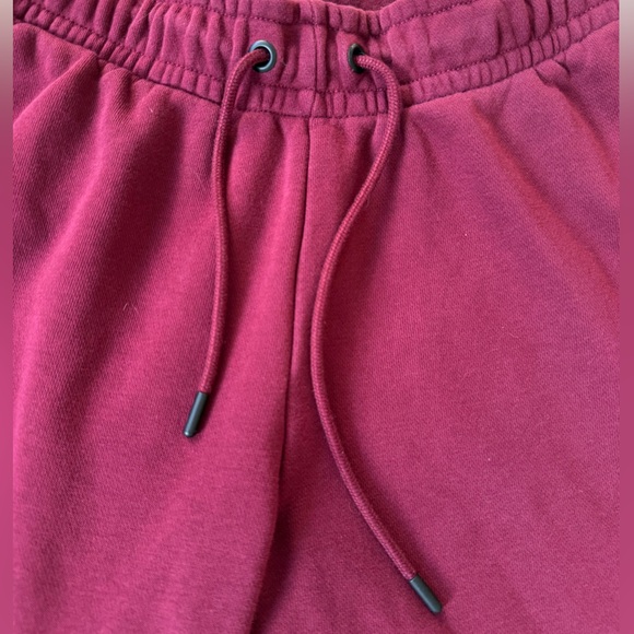 Nike - Women’s Maroon Jogger Sweatpant Size XS - Picture 14 of 16